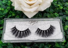 Load image into Gallery viewer, Mink Lashes "Lust"